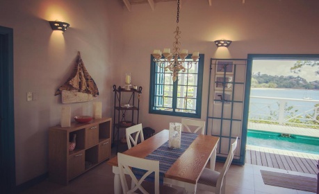 Licorish Tobago beach villa - photo gallery Dining area